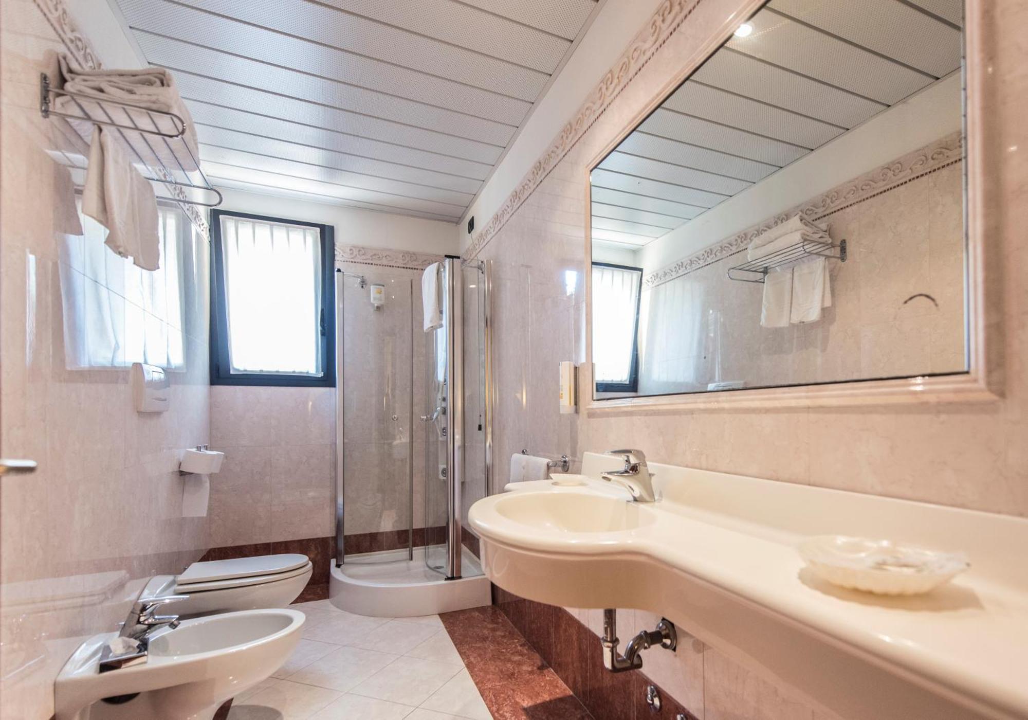 Camera Familiare con Balcone