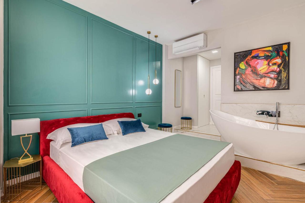 Camera Queen Standard