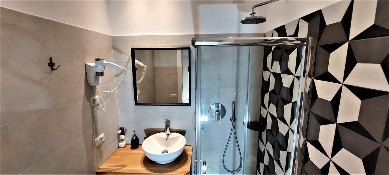 Deluxe Double Room with Balcony,1312616746:JPEG