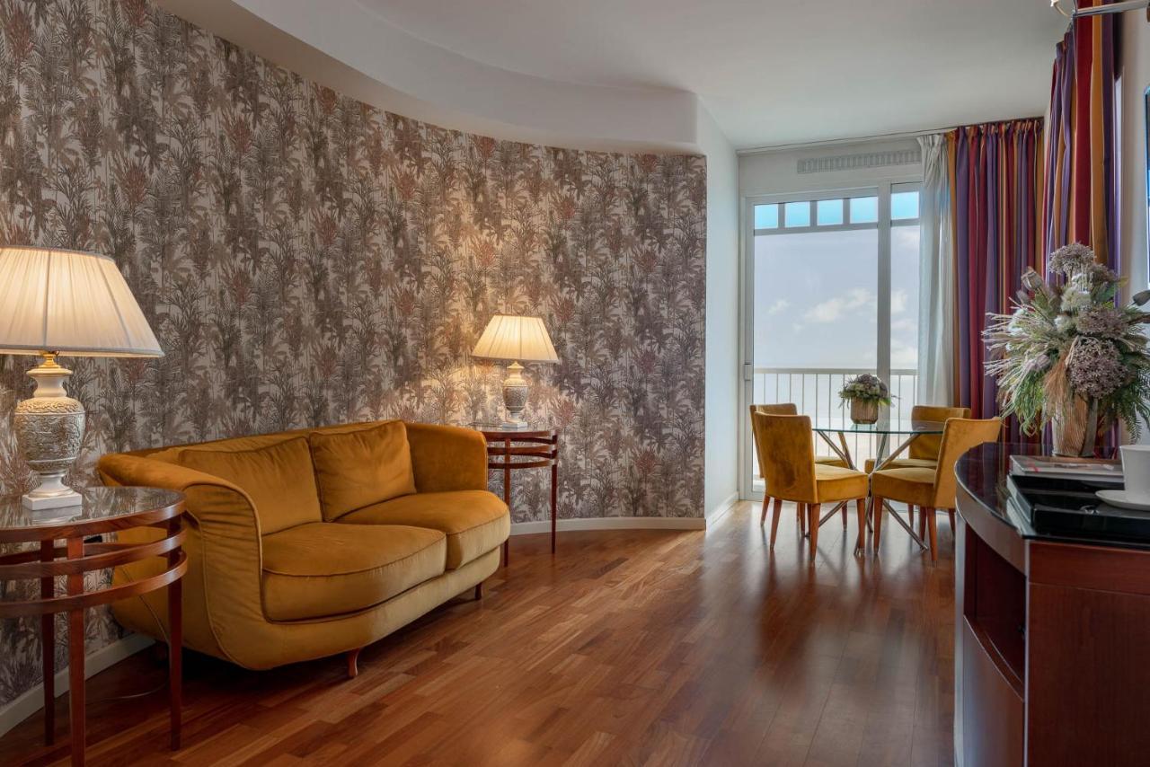 Suite Deluxe con Vista Mare