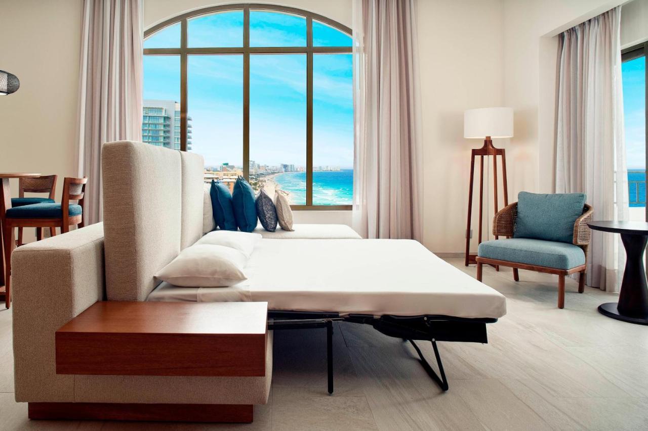 Grand Ocean Front Suite 1 Bedroom Larger Suite Oceanfront,1351973740:JPEG