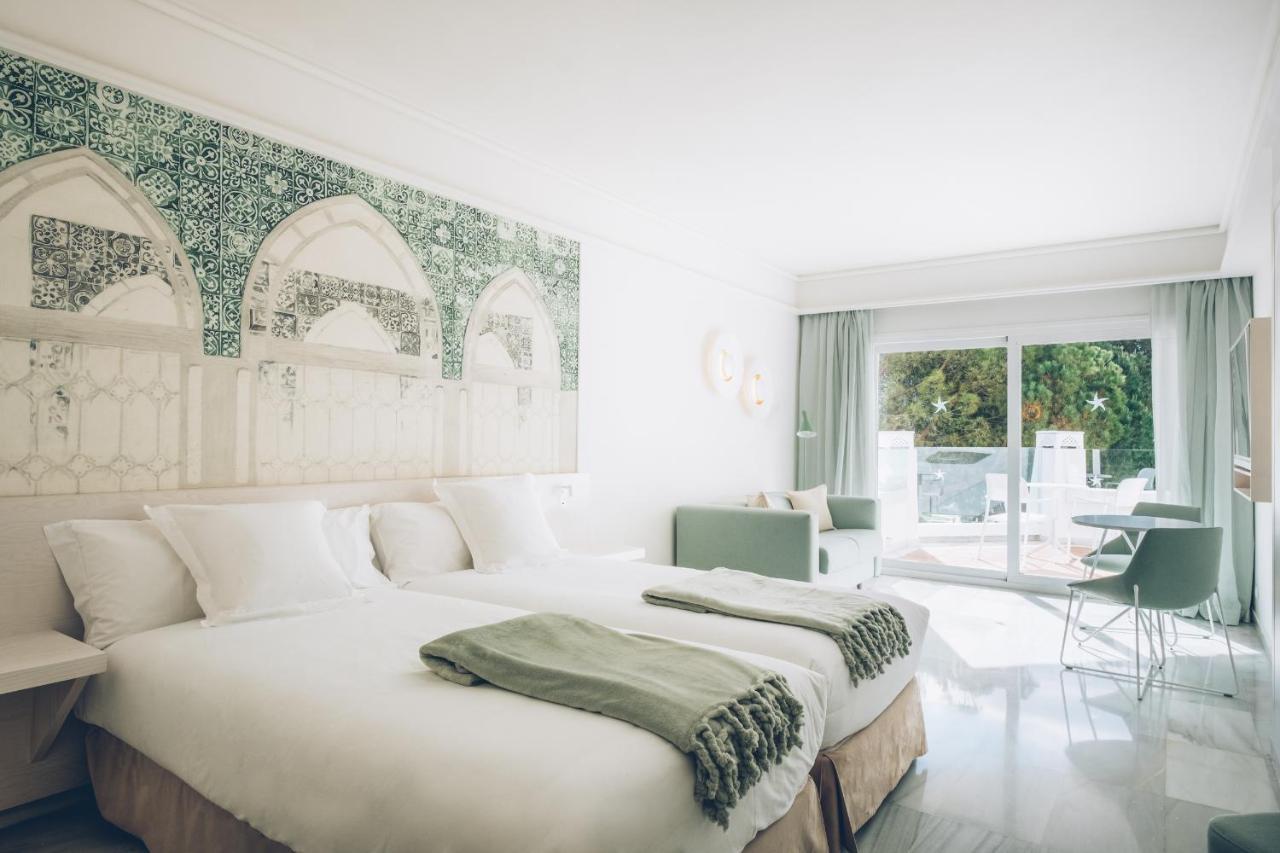 Habitación Doble con vistas a la piscina