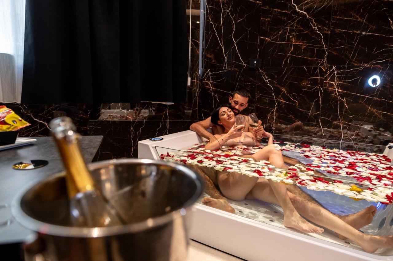 Camera Matrimoniale con Vasca Idromassaggio