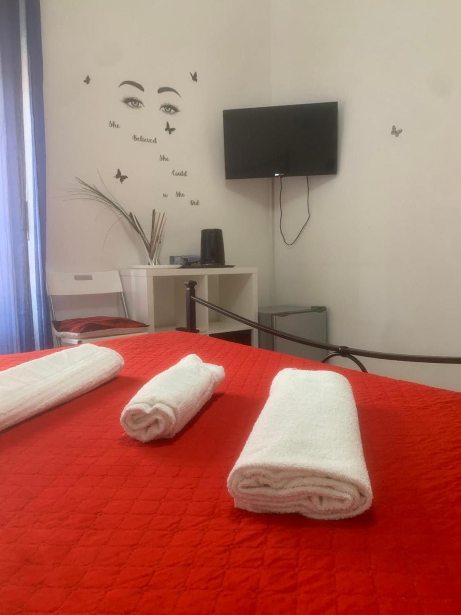 Camera Matrimoniale con Bagno in Comune