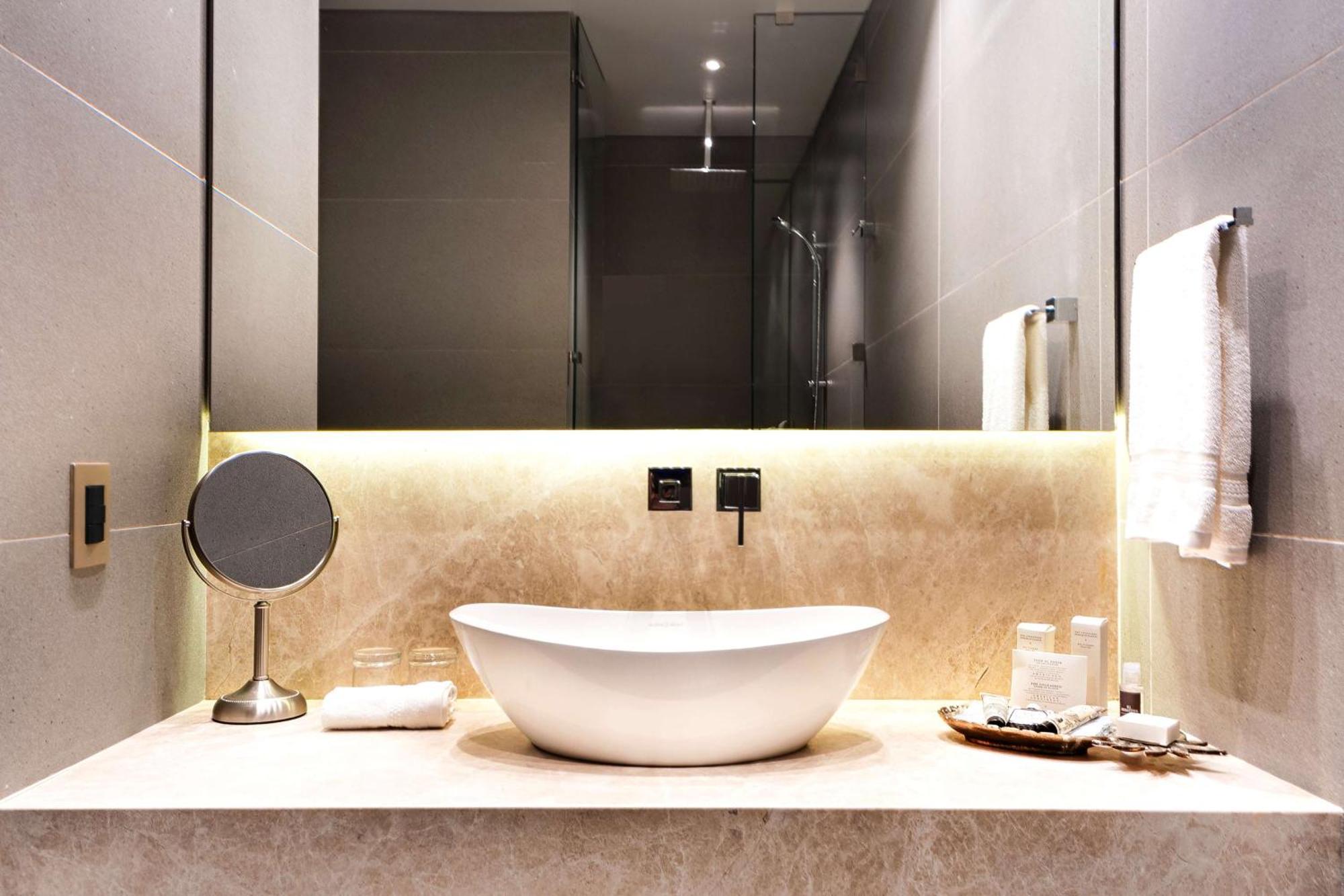 King Apartaroom with Balcony and Kitchen,1531455040:JPEG