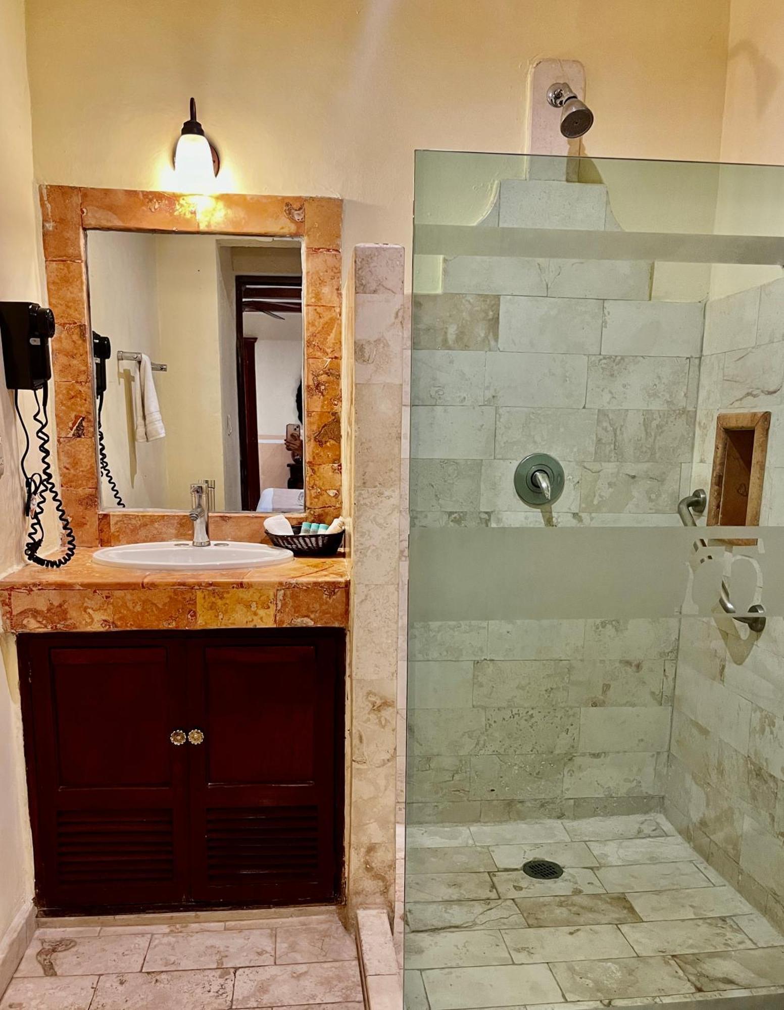 Standard King Room,1538055697:JPEG