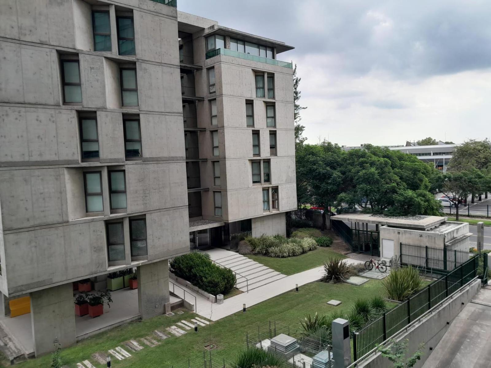 Triple Room with Three Single Beds - Non Smoking,1559757697:JPEG