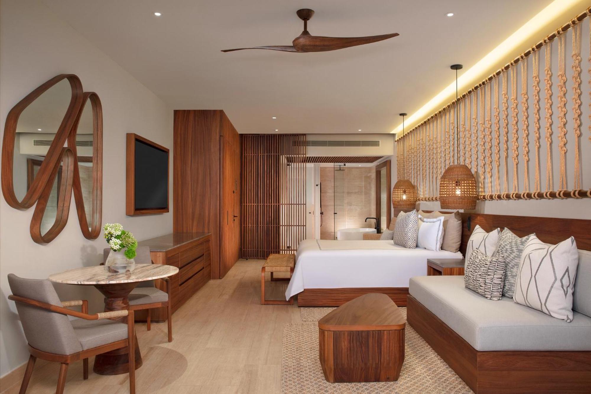 Suite Junior Club Preferente frente al océano con acceso directo a la piscina