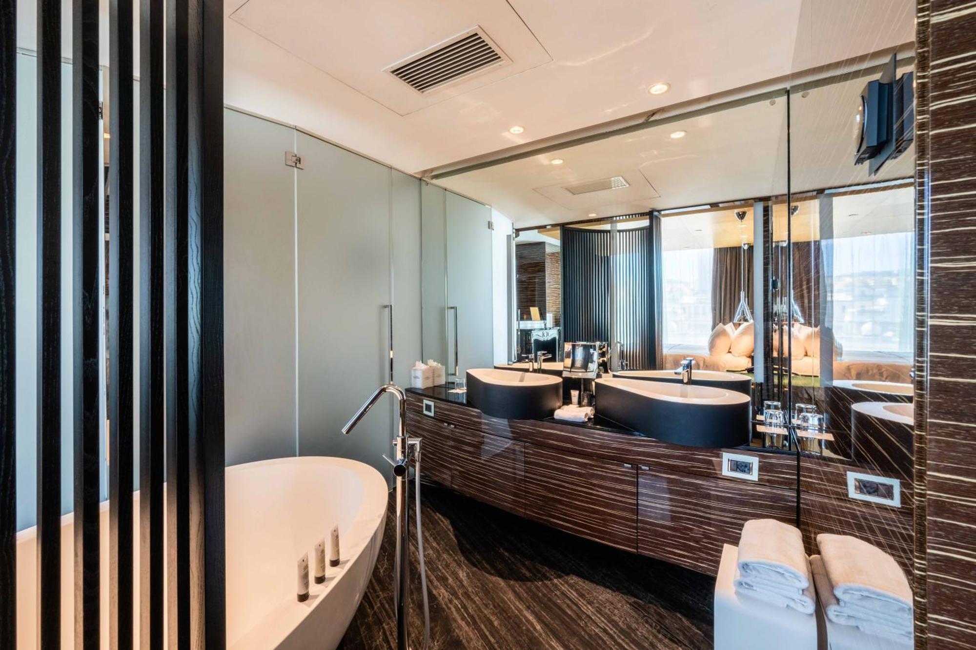 Suite con 2 Camere da Letto e Vista Castello