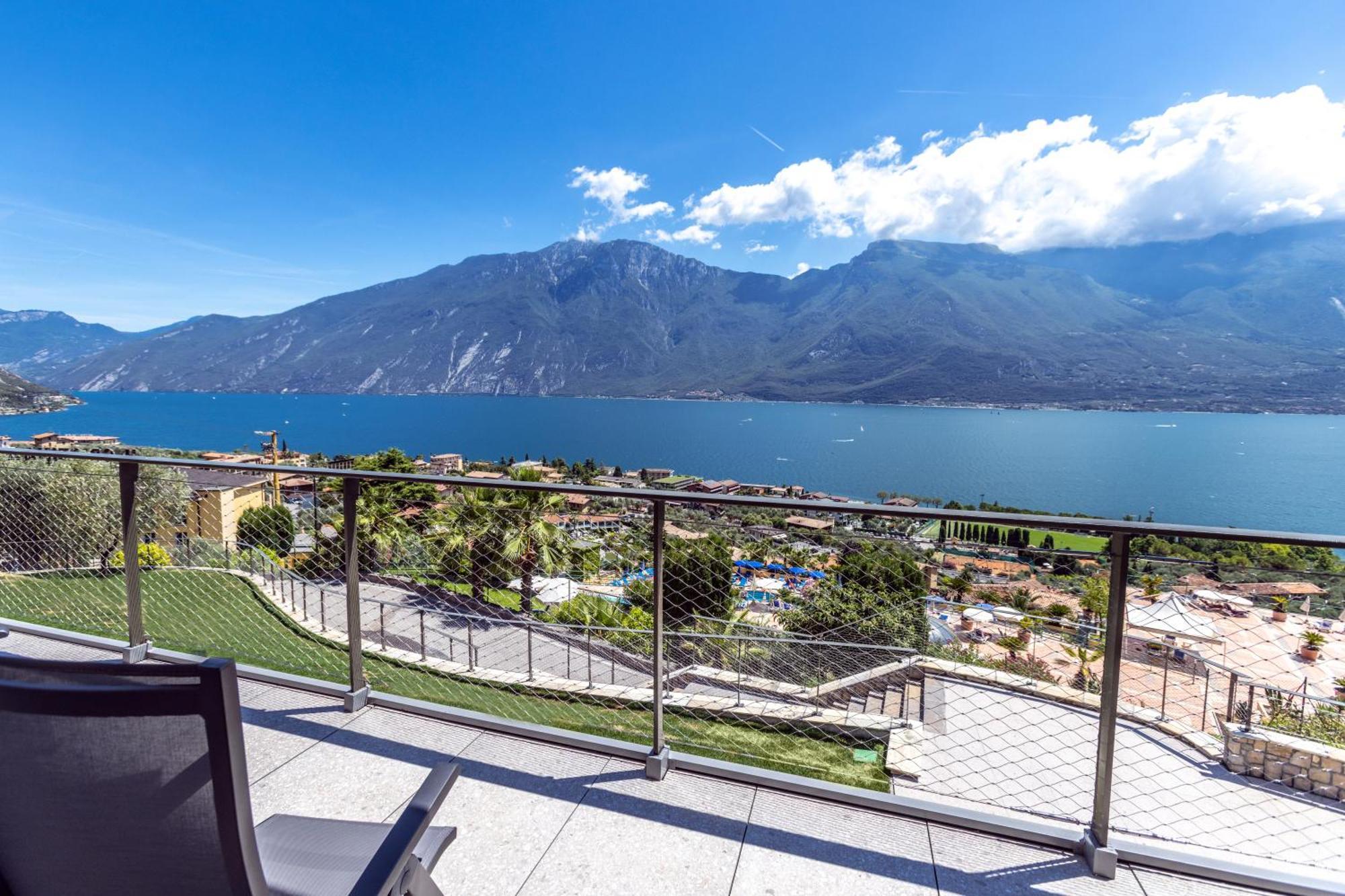 Suite con Balcone, Vista Lago e Vasca Idromassaggio