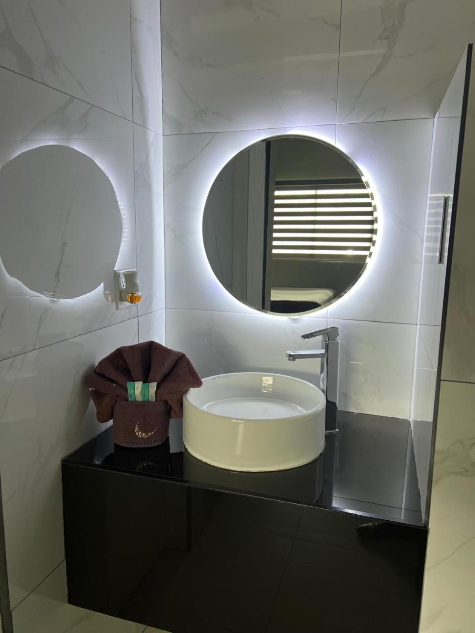 Double Room,1652093288:JPEG