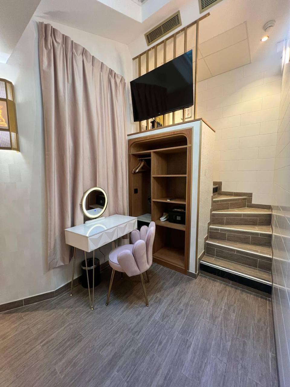 Family Room with Terrace,1658064728:JPEG