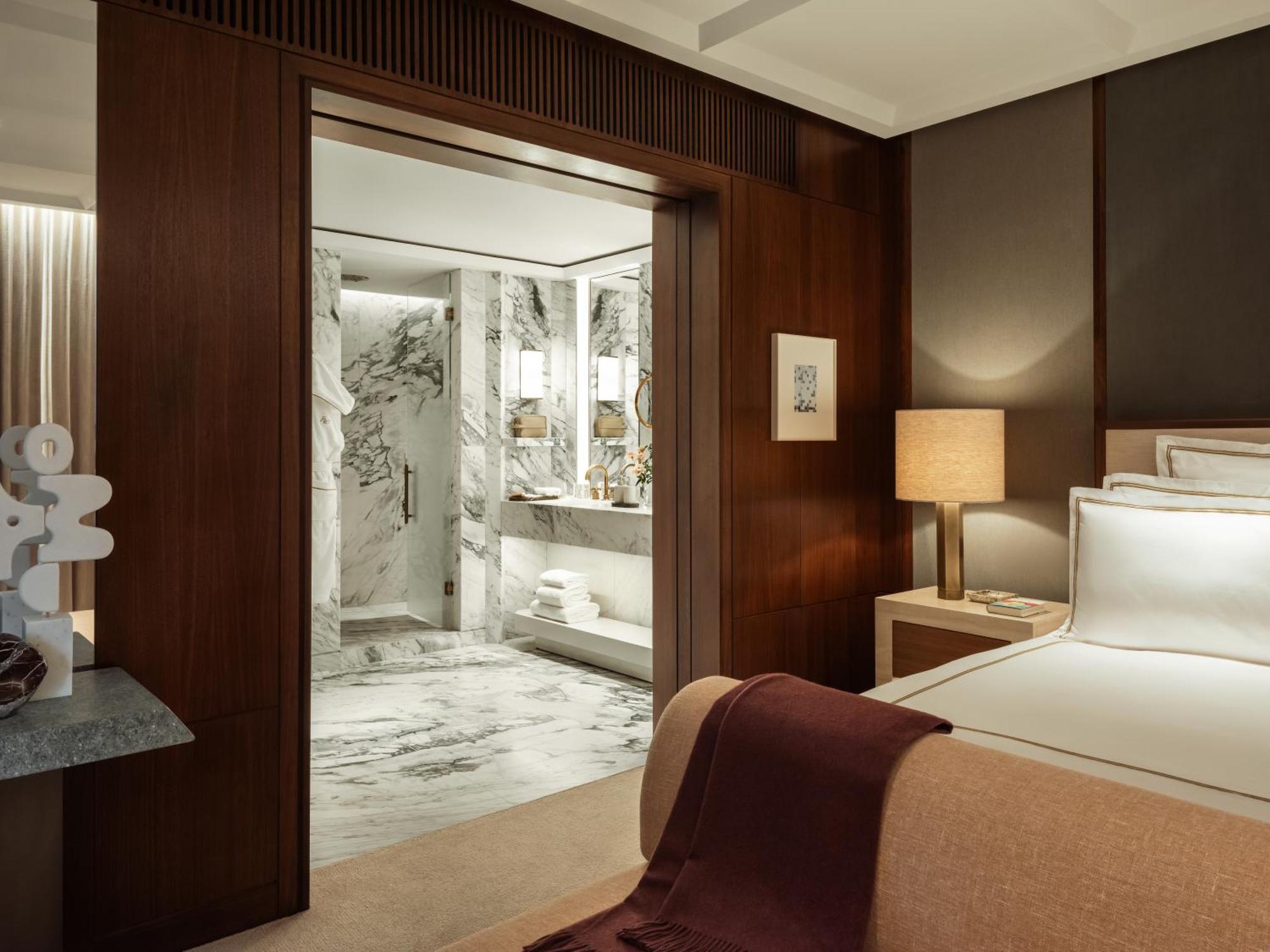 Grand Premier Grosvenor Suite