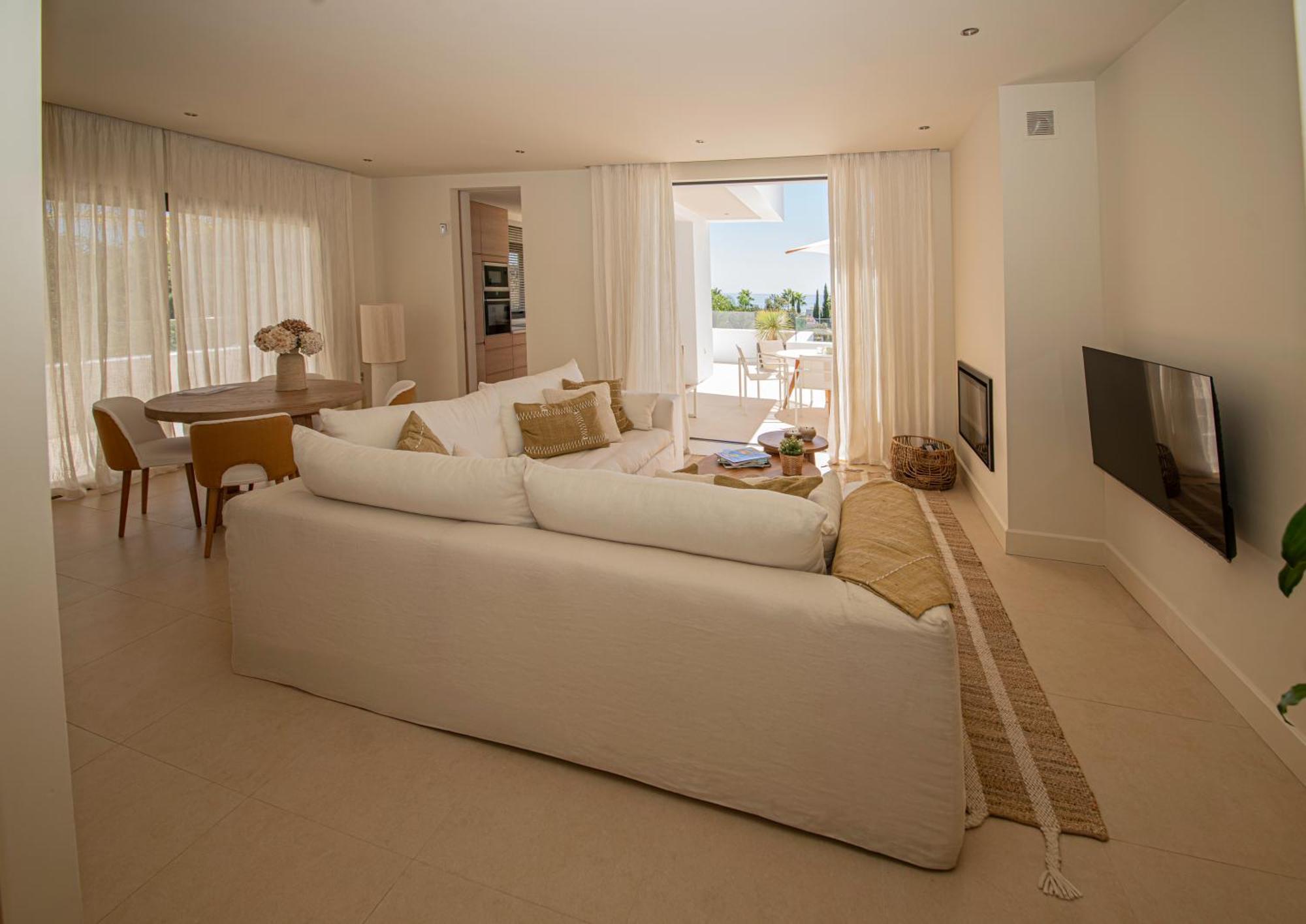 Apartamento de 1 dormitorio con balcón y vistas al mar