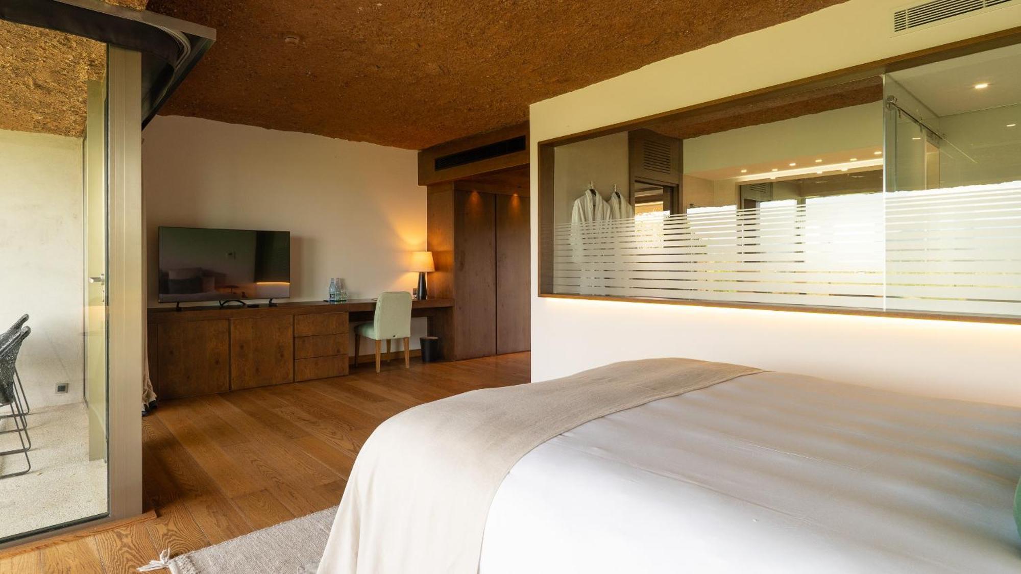 Deluxe Queen Room,1744024201:JPEG