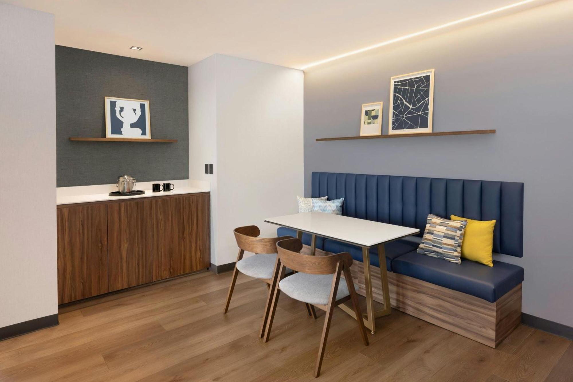 Suite Premier de 1 dormitorio con sofá cama y vistas a la ciudad - 1 cama extragrande