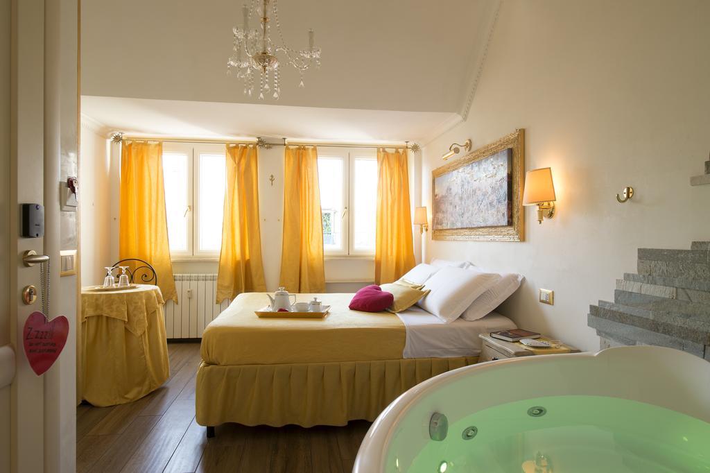Suite con Vasca Idromassaggio (2 Adulti)