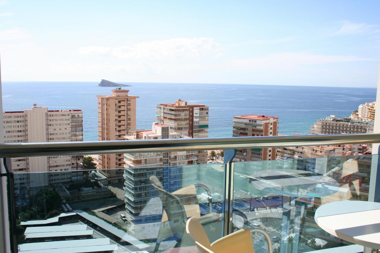 Habitación doble Deluxe con 2 camas, terraza y vistas al mar (1 adulto + 1 niño)