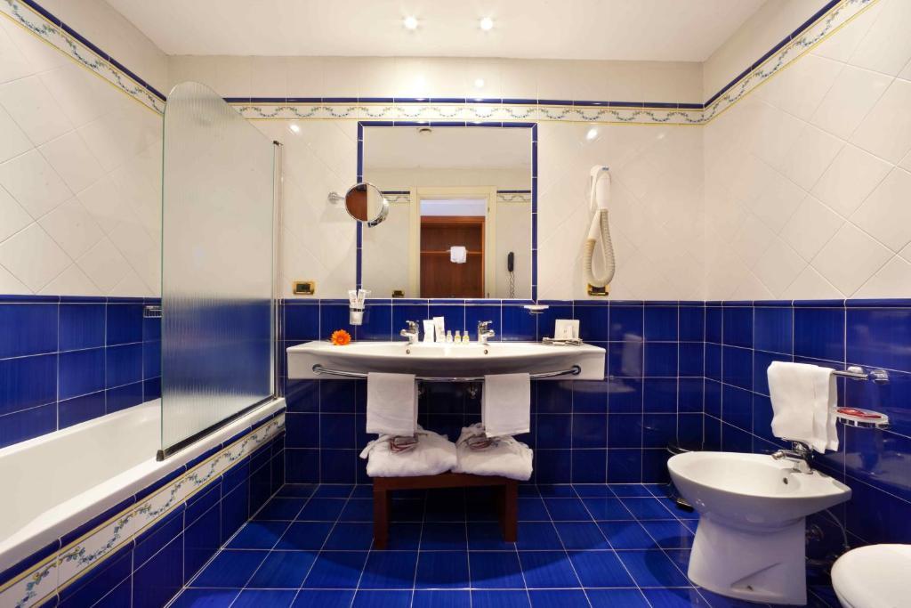 Camera Familiare con Vista Mare (2 Adulti + 1 Bambino)