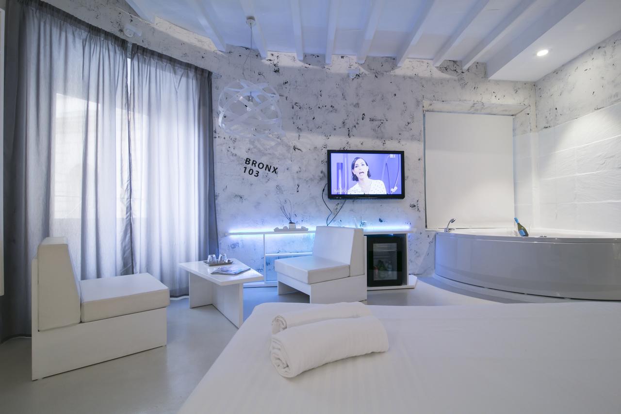 Suite con Vasca Idromassaggio (2 Adulti)