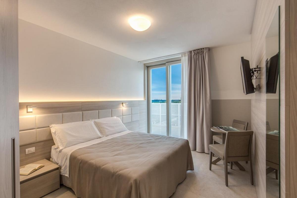 Suite Deluxe con Vasca Idromassaggio e Balcone