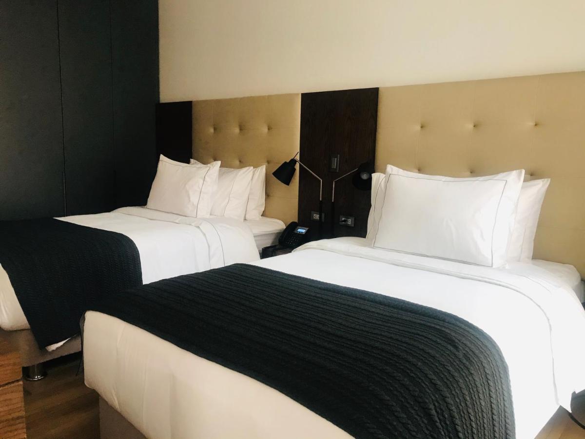 Superior Apartment,955808086:JPEG