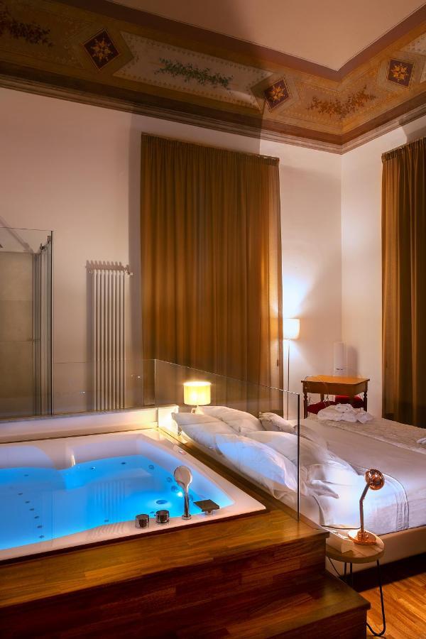 Suite Queen con Vasca Idromassaggio