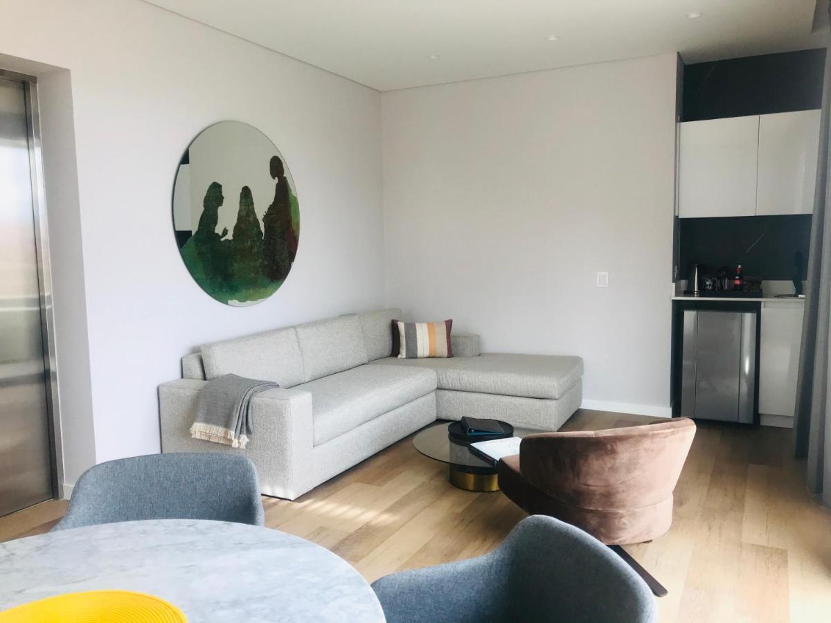 Penthouse Apartment,955808086:JPEG