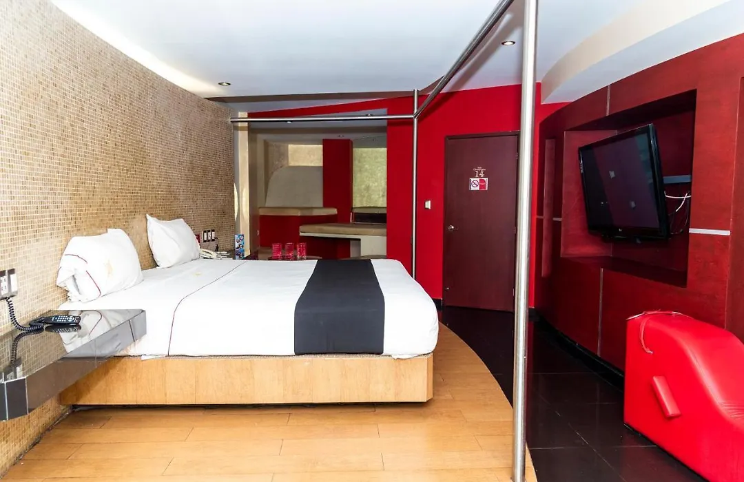 Dluxe Auto Hotel Adults Only-1