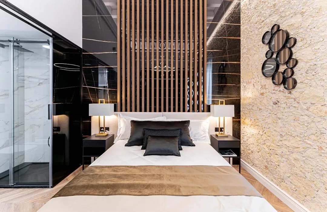 Nero Luxury Suites-1