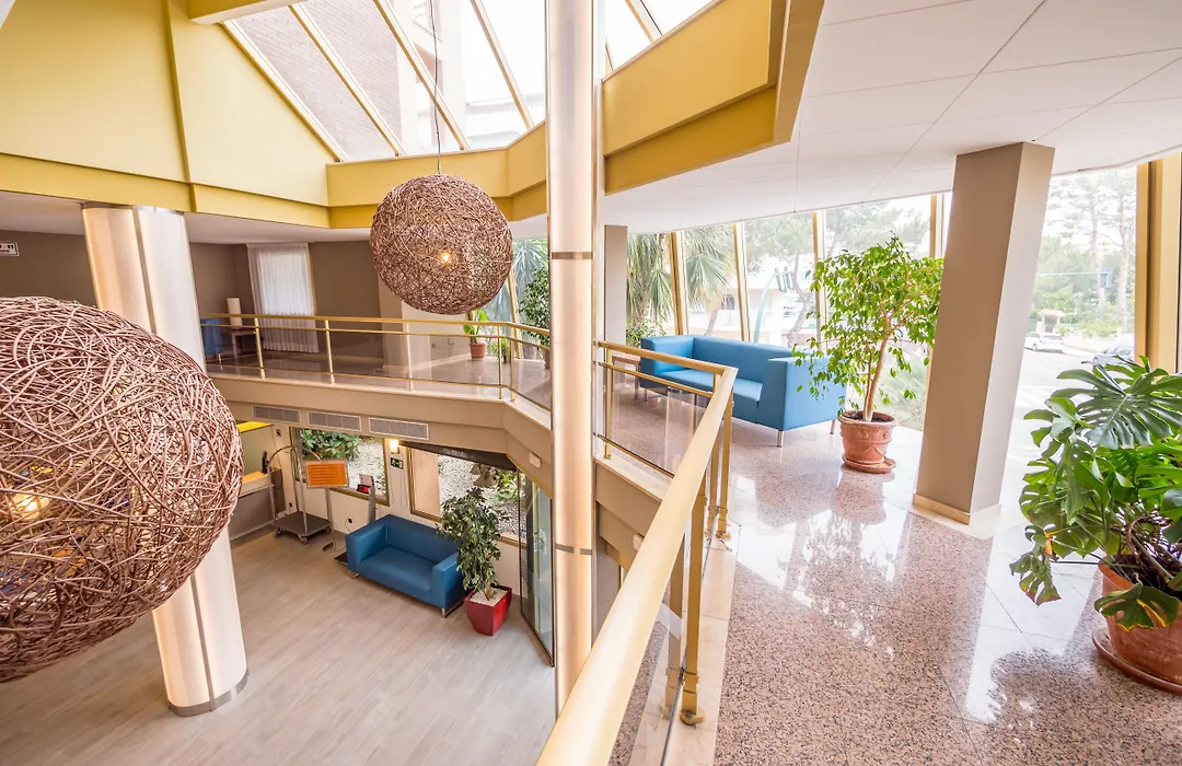 Golden Avenida Family Suites 4*-1