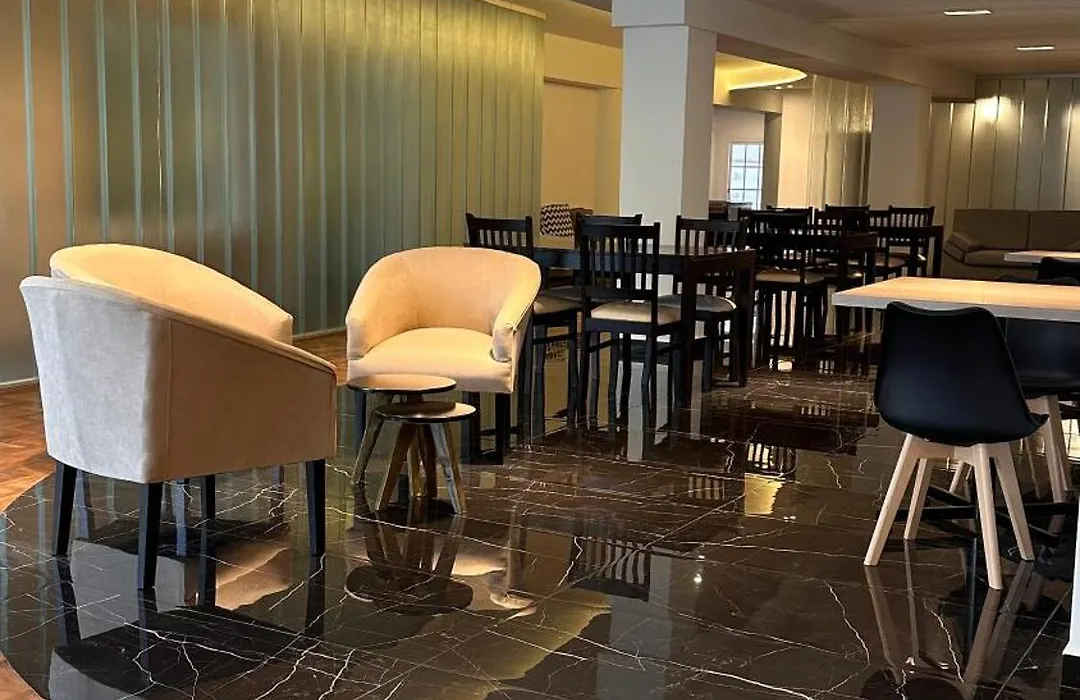Hotel 376-1