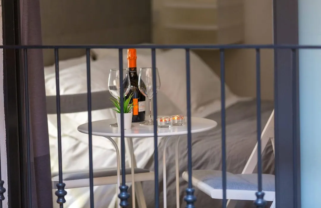 Etnea 208 Luxury Jacuzzi Suite Catania-1