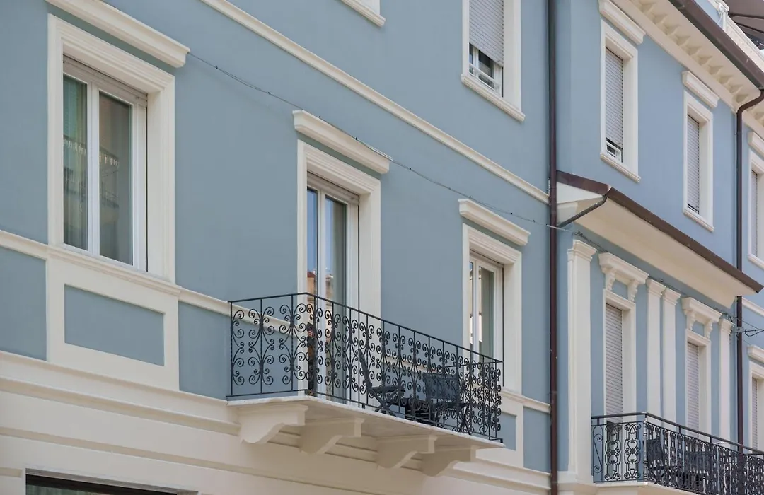VI Suites-1