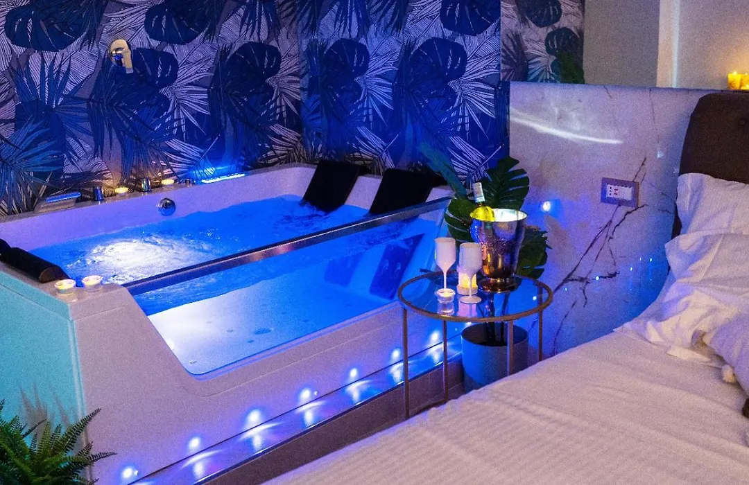 MAZZINI LUXURY JACUZZY SUITE Catania-1