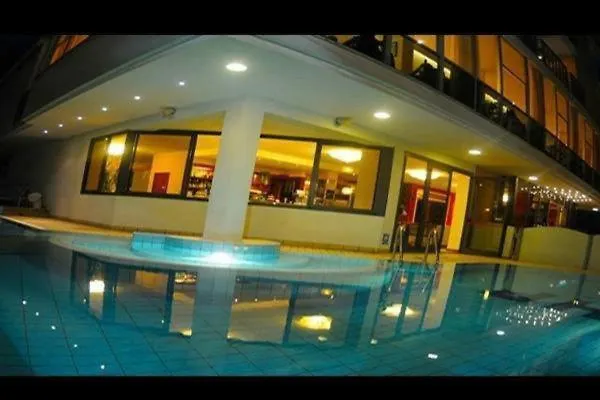 Hotel President-1