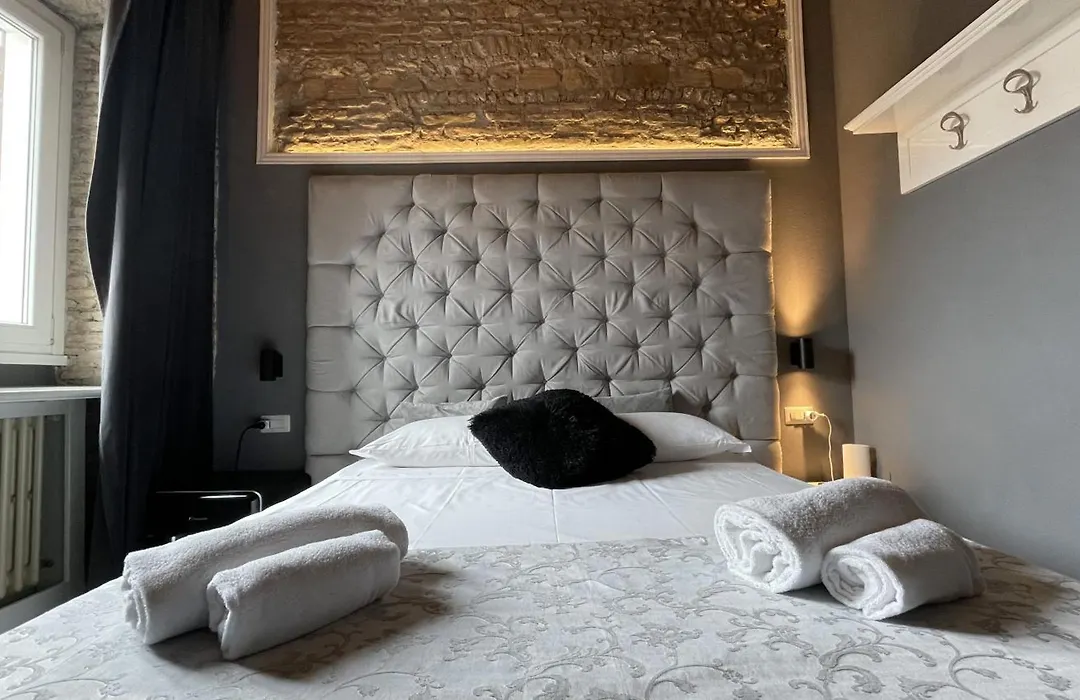 Rhome Luxury Suite-1