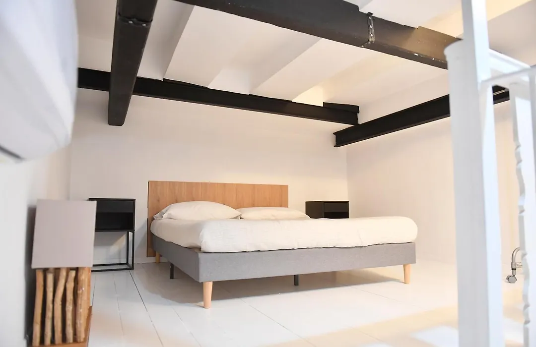 Chiaia 100 rooms-1