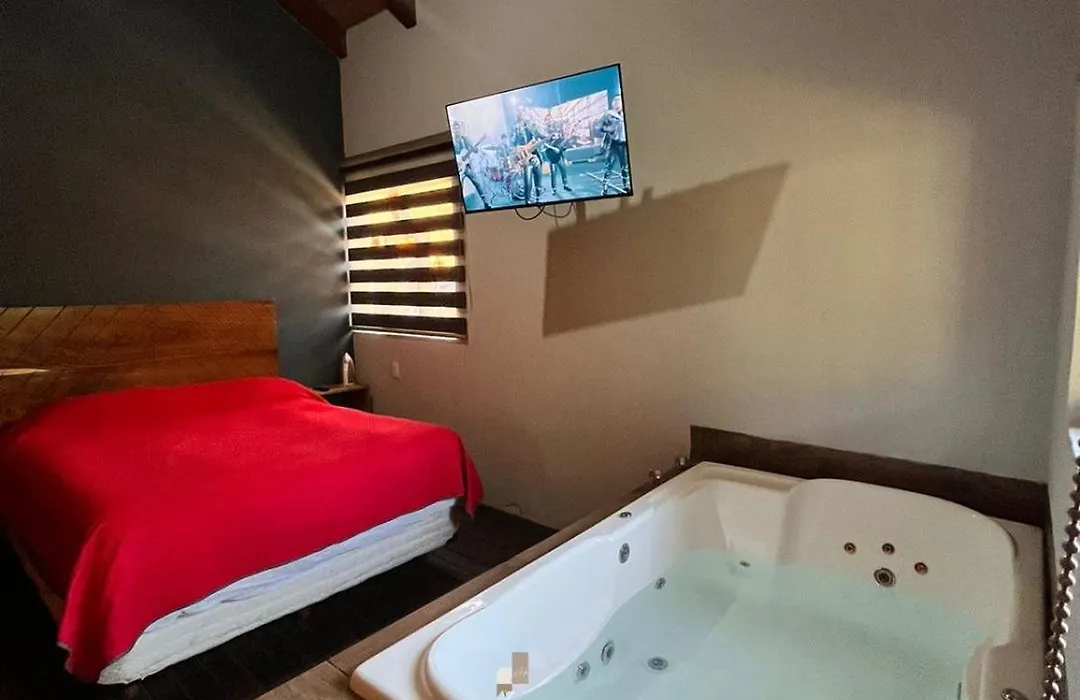 Mazamitla - Cabaña Opalo con jacuzzi-1