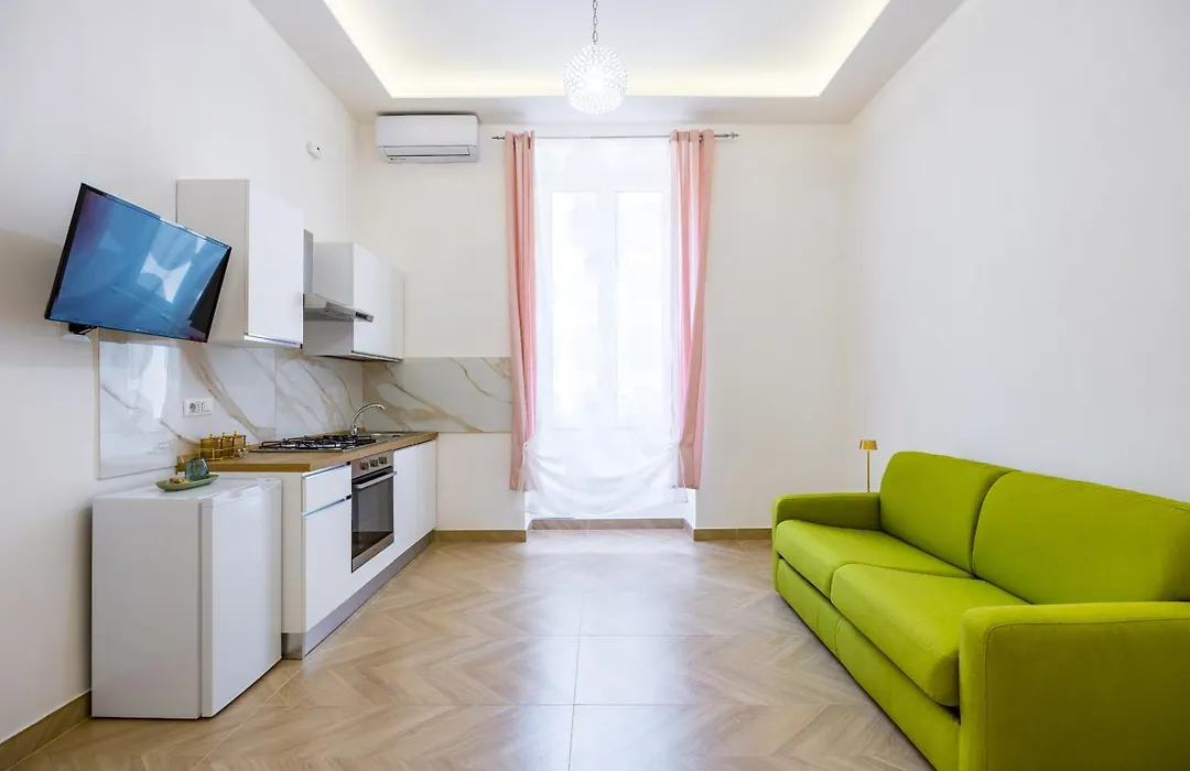 Essentia Home-1
