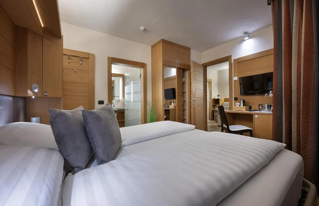 Mota Hotel-1