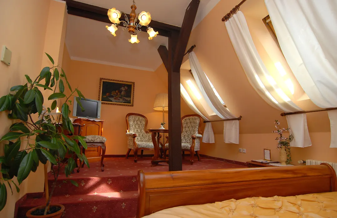 Hotel Opera-1