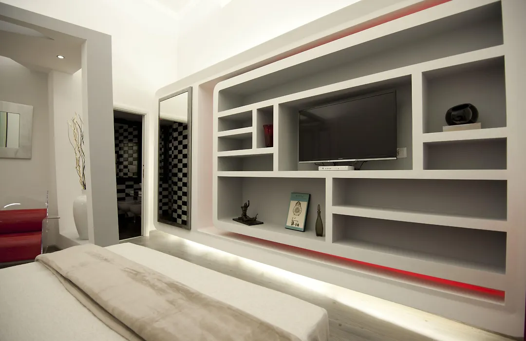 Luxury On The River-1