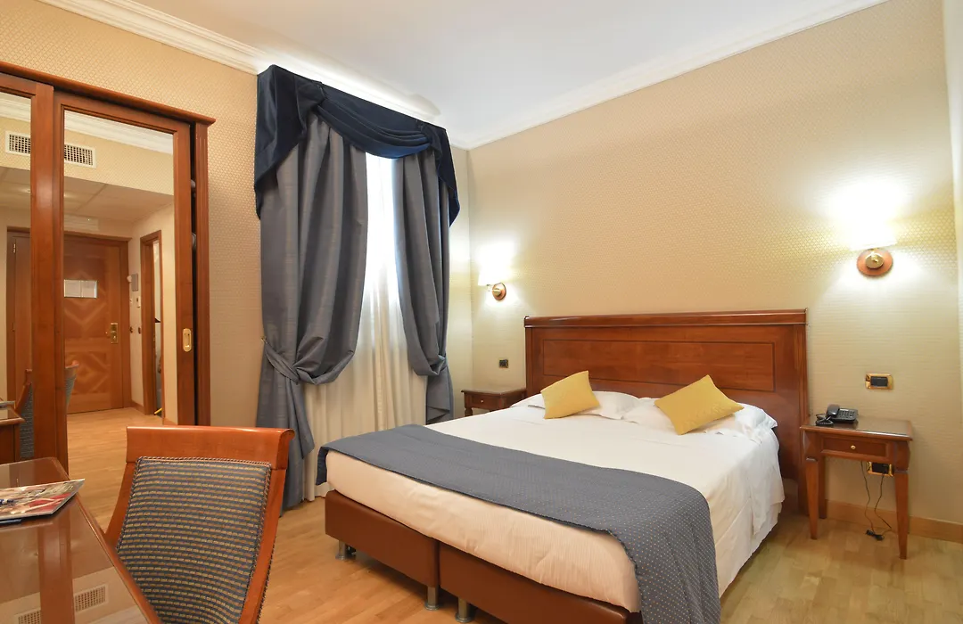Hotel Montecarlo-1