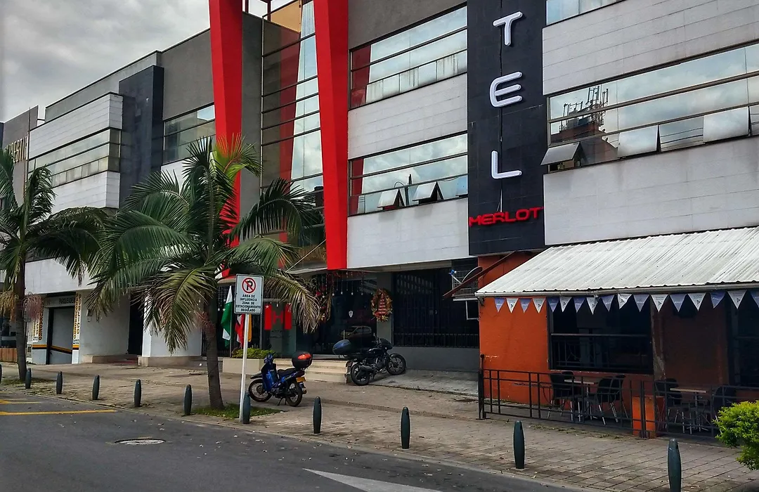 Hotel Merlott 70-1