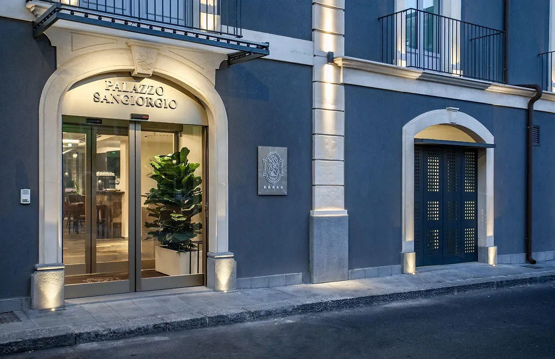 Palazzo Sangiorgio-1