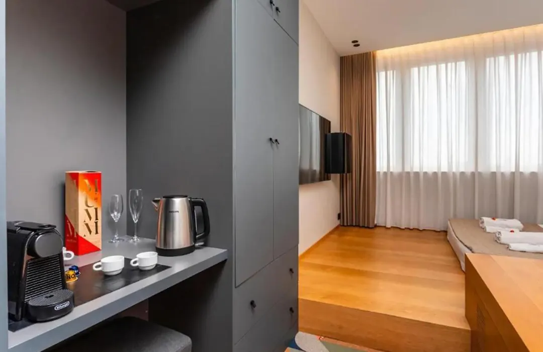 Zoe Luxury Suites-1