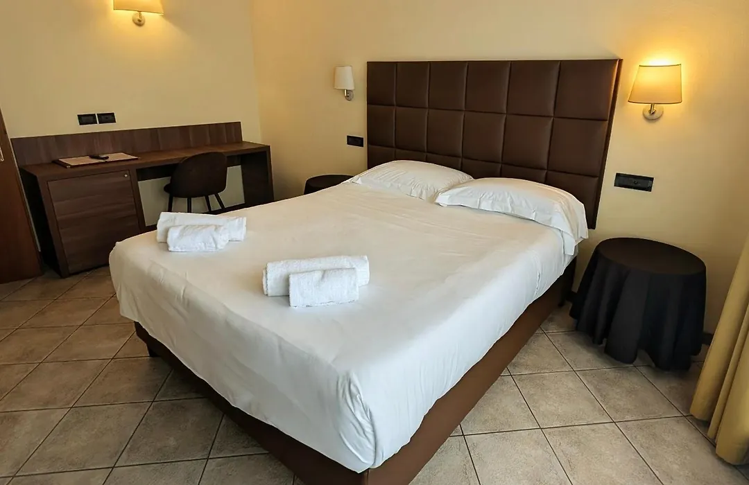 Yachting Hotel Mistral-1