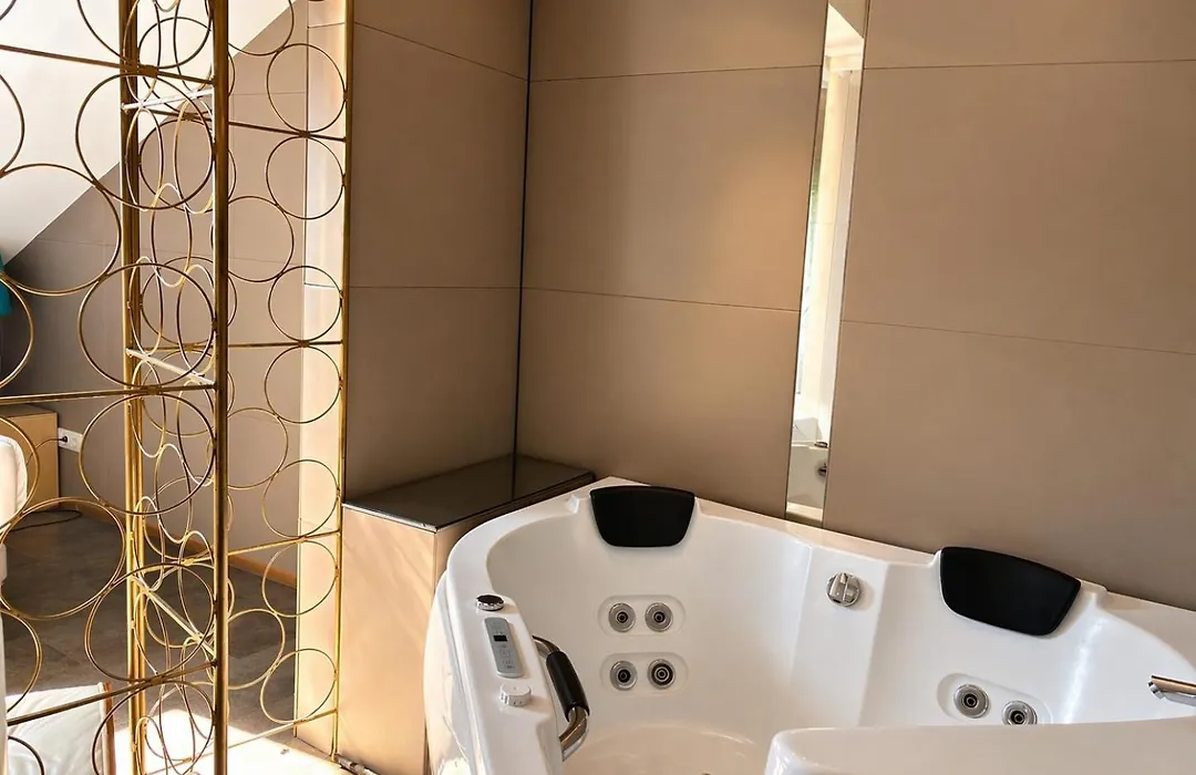 madrid central gran via Suites-1