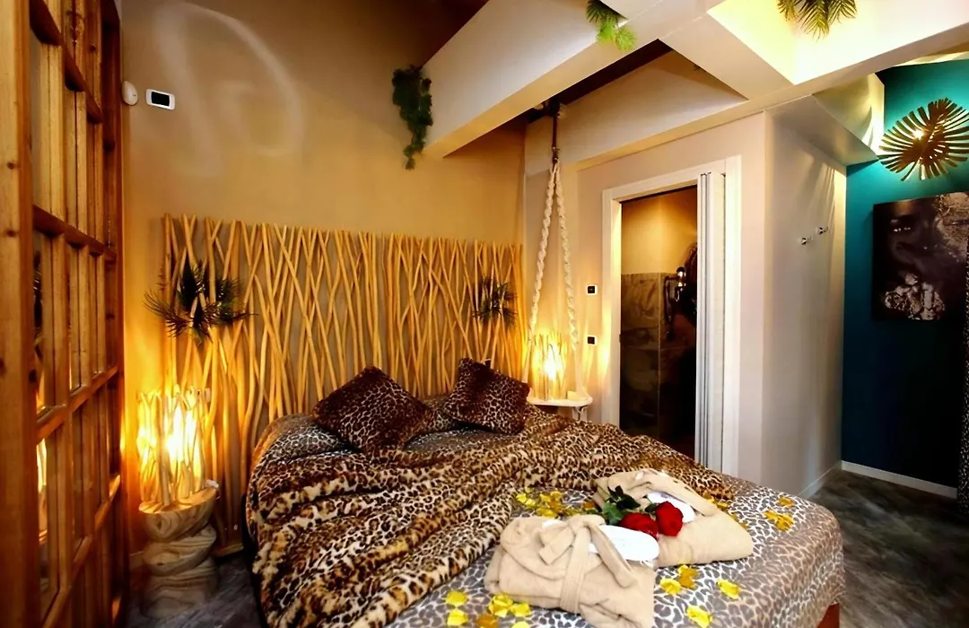 BELLAVISTA EXCLUSIVE B&B in zona centrale con piscina riscaldata-Jacuzzi vista lago LA COLAZIONE viene servita in una pasticceria rinomata ed esclusiva esterna alla struttura-1